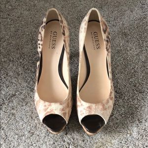 Guess open toe Pumps